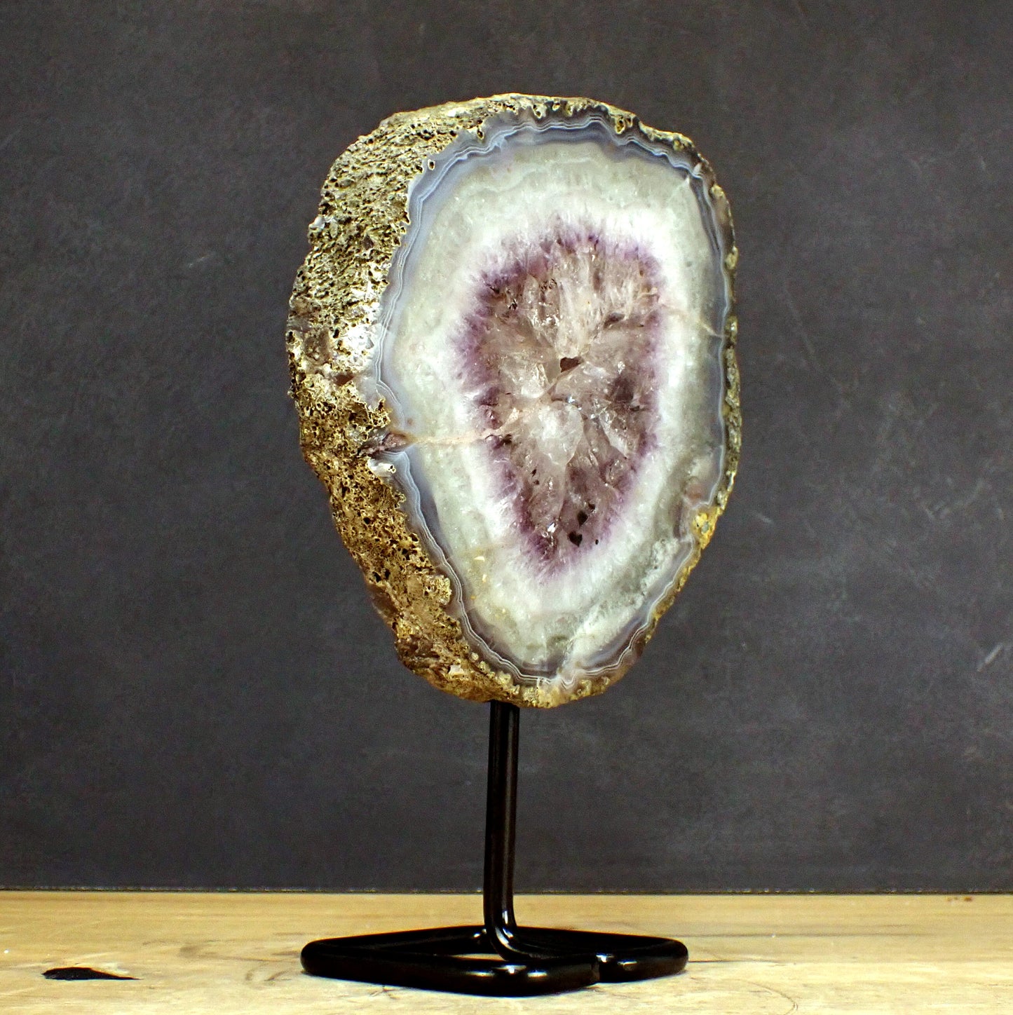 Große Amethyst-Scheibe auf Ständer - 1609,98g - 245 x 155 x 85 mm