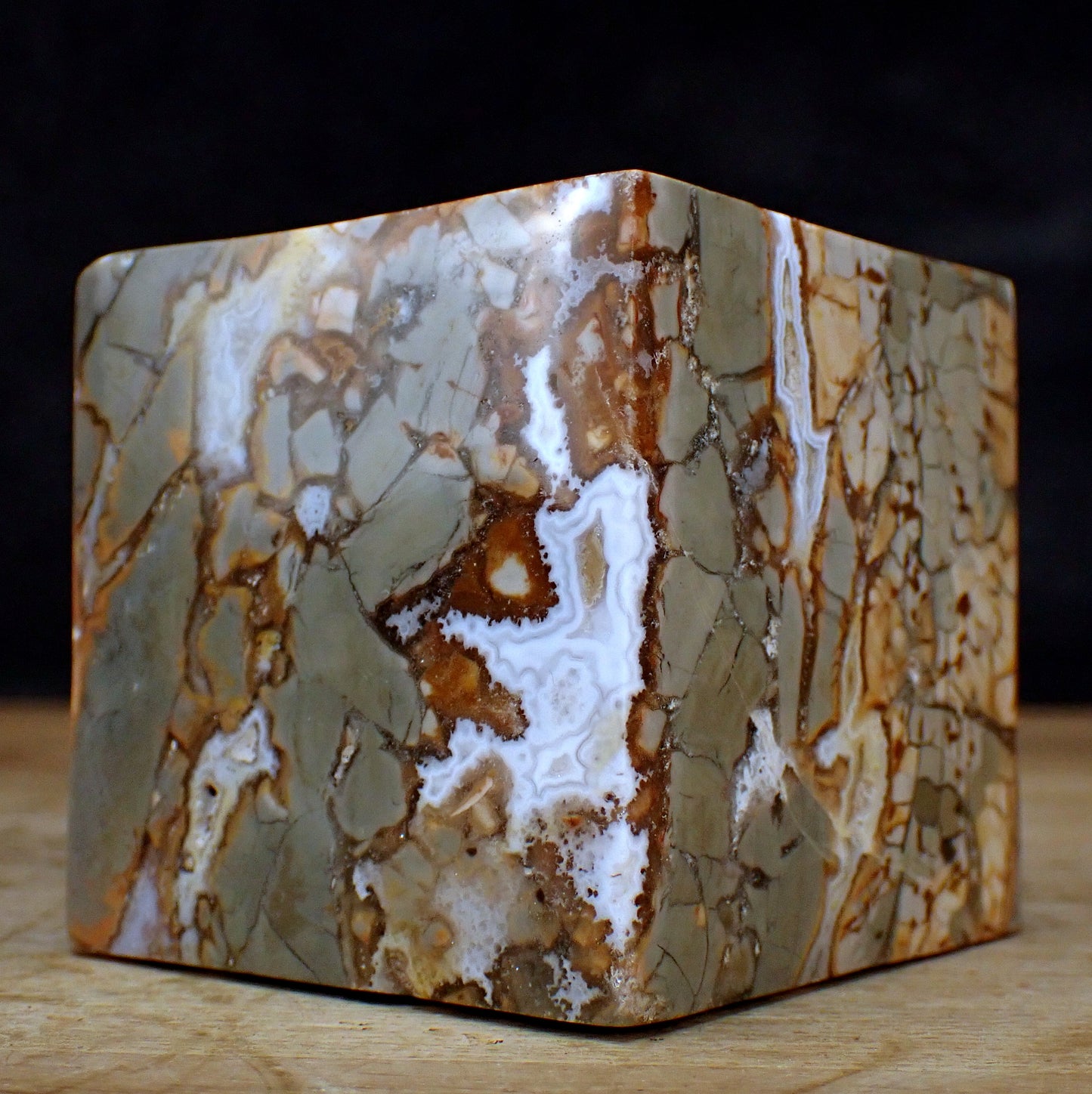 Brekzien-Jaspis Würfel - 684,44 g - 65 x 65 x 65mm