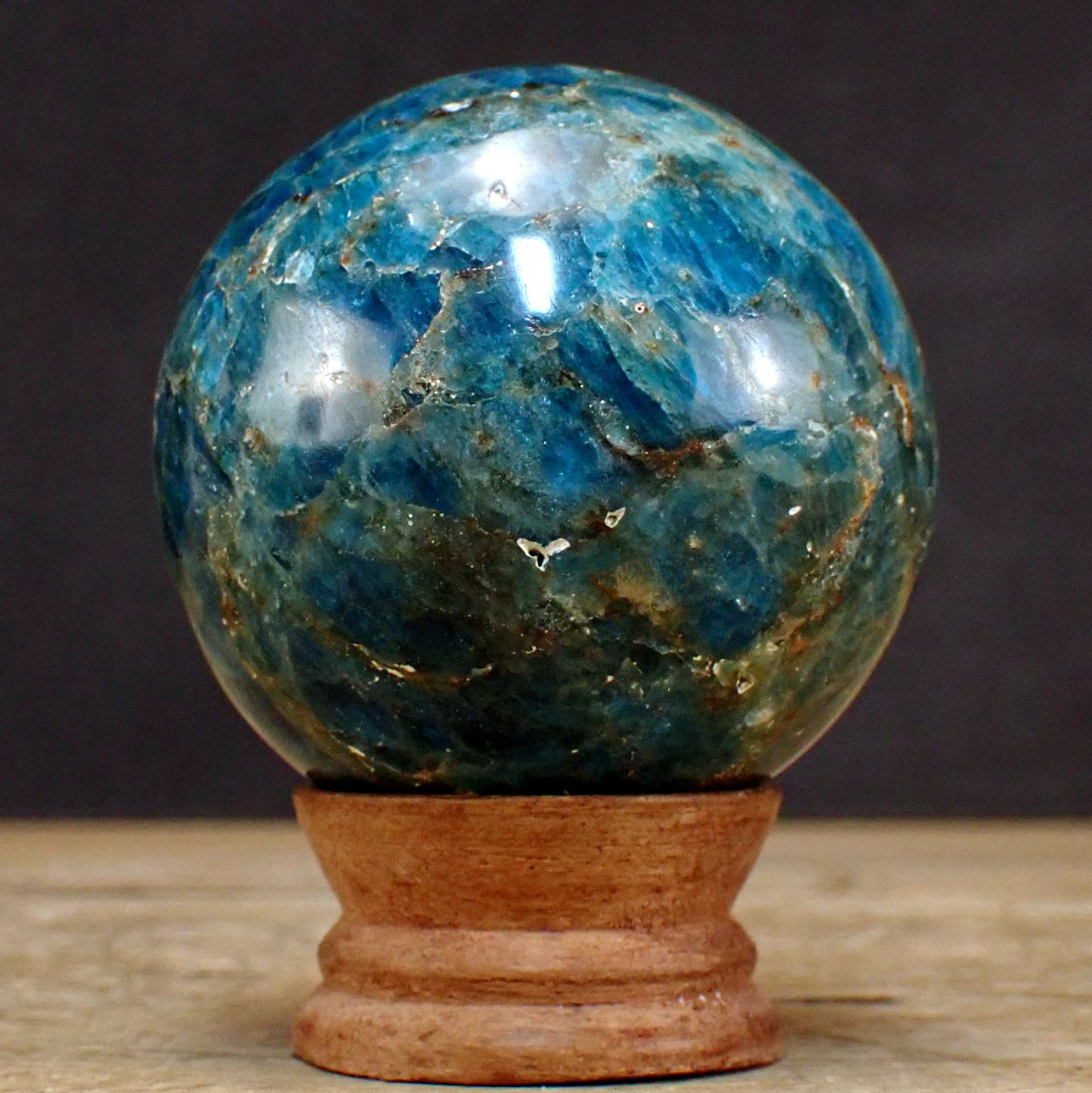 Blaue Apatit Kugel - 562,29g - 69mm