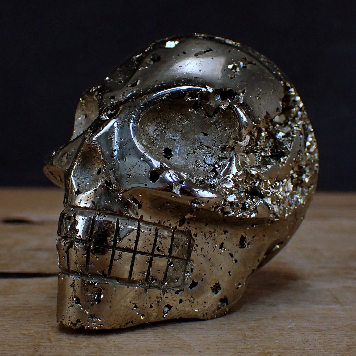 Pyrit Schädel/Totenkopf "Alien" Skulptur - 988,17g