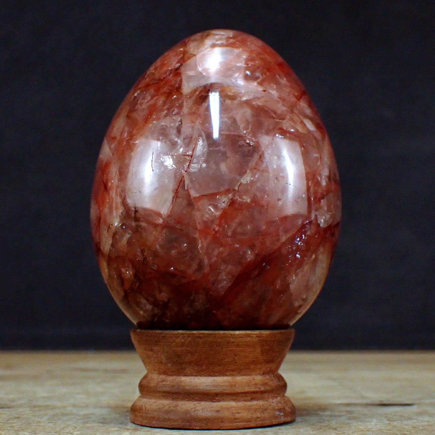 Rotes Feuerquarz Ei - 507,51g - 87x63x63 mm