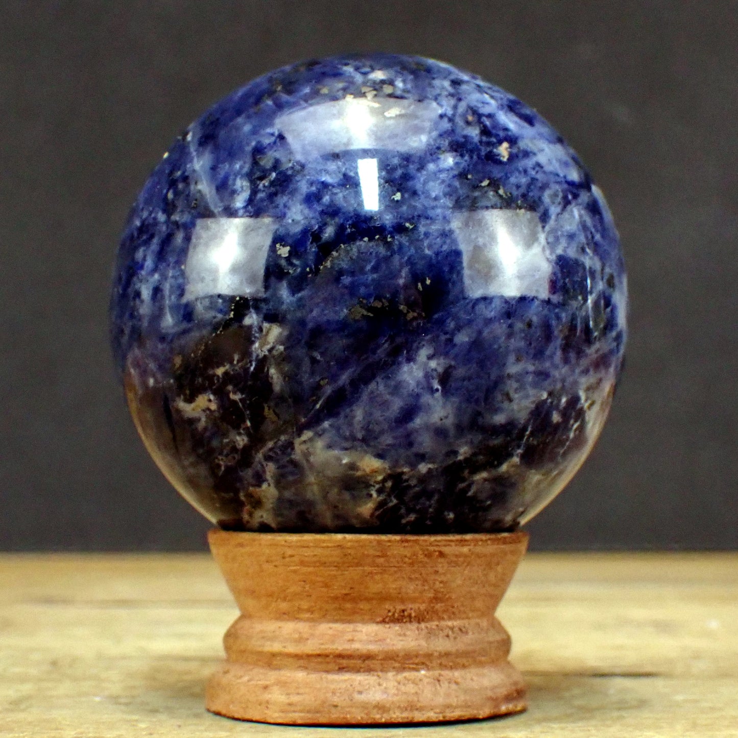 Sodalith Kugel – 472,94g – 71mm