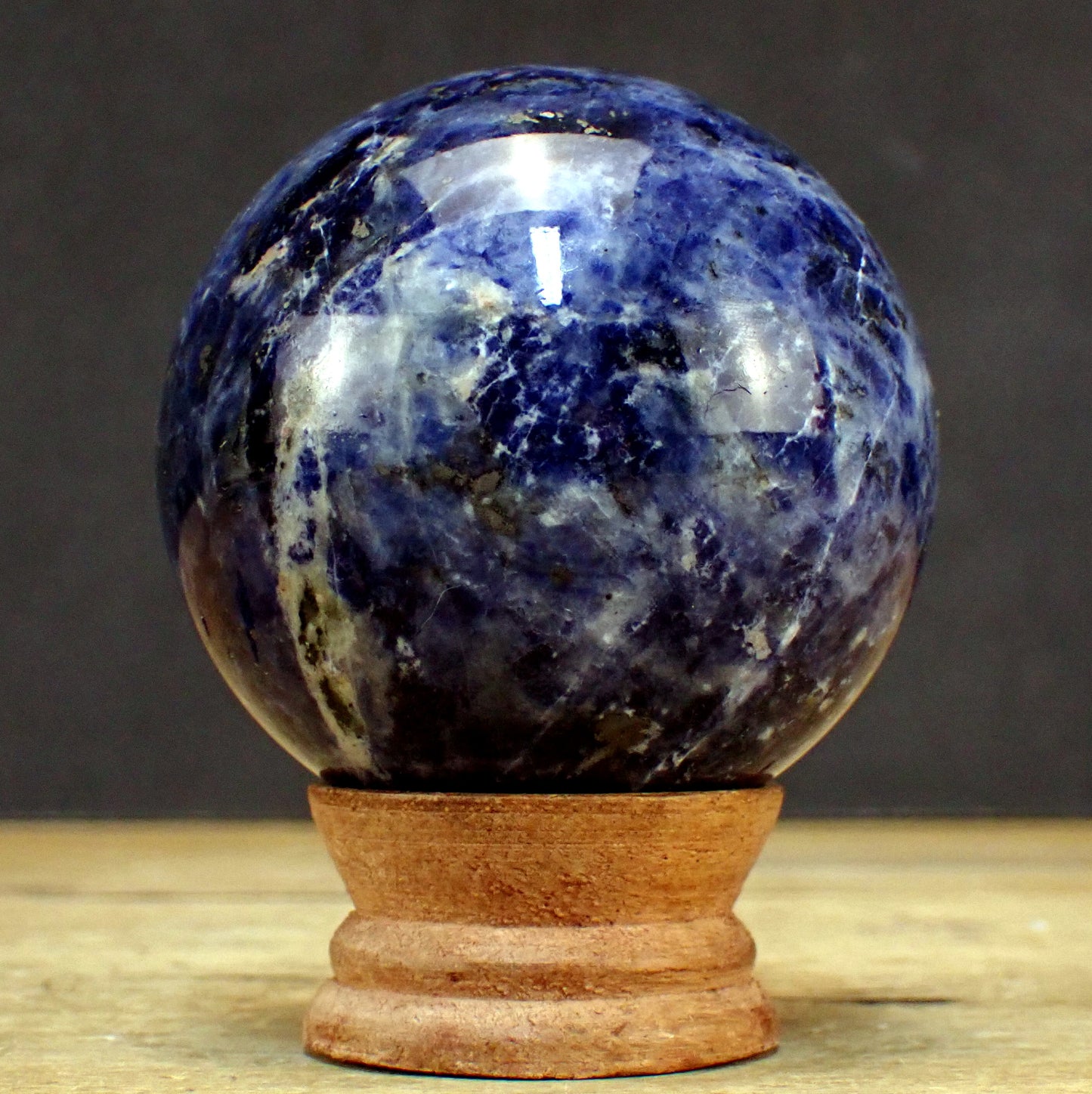 Sodalith Kugel – 472,94g – 71mm