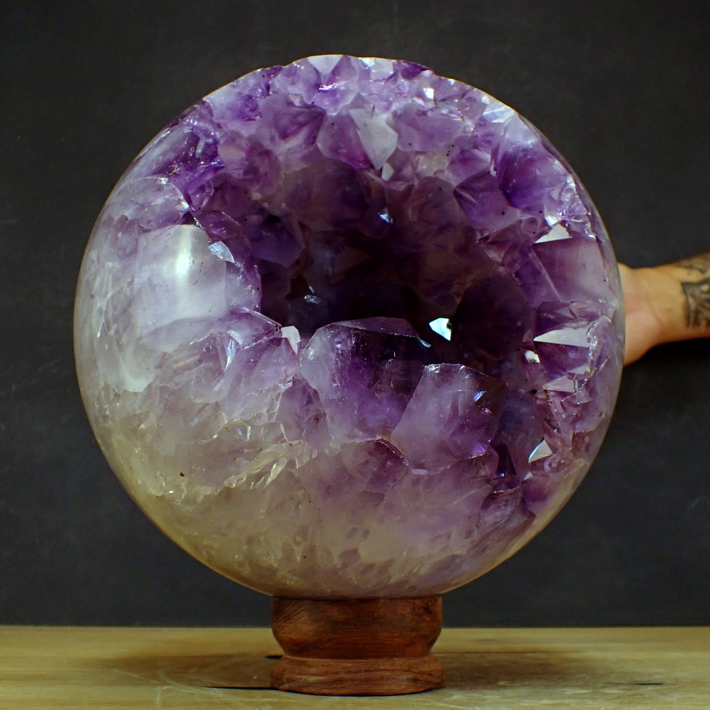 Sehr Große Amethyst Kugel Druse – 16522,55g – 255mm