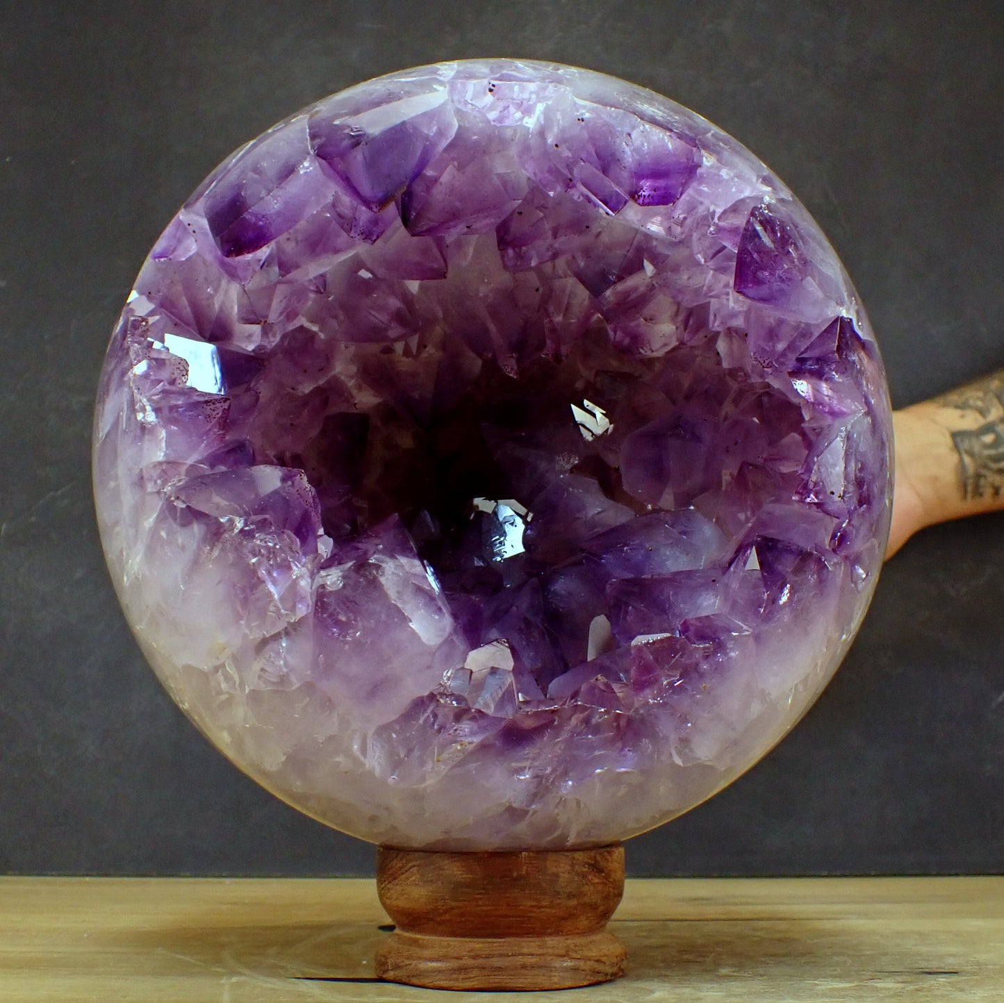 Sehr Große Amethyst Kugel Druse – 16522,55g – 255mm