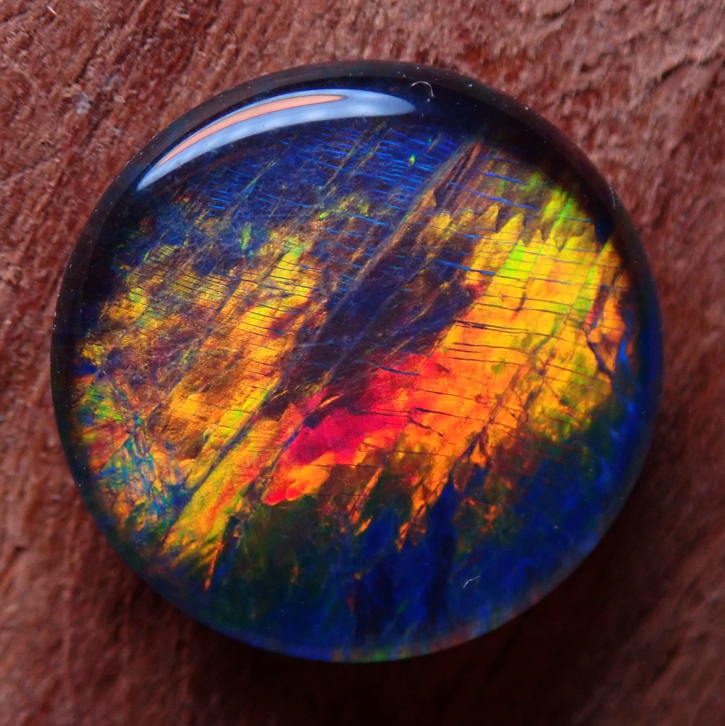 AAA + Schwarzer Opal Triplet, Australien, 2.255ct