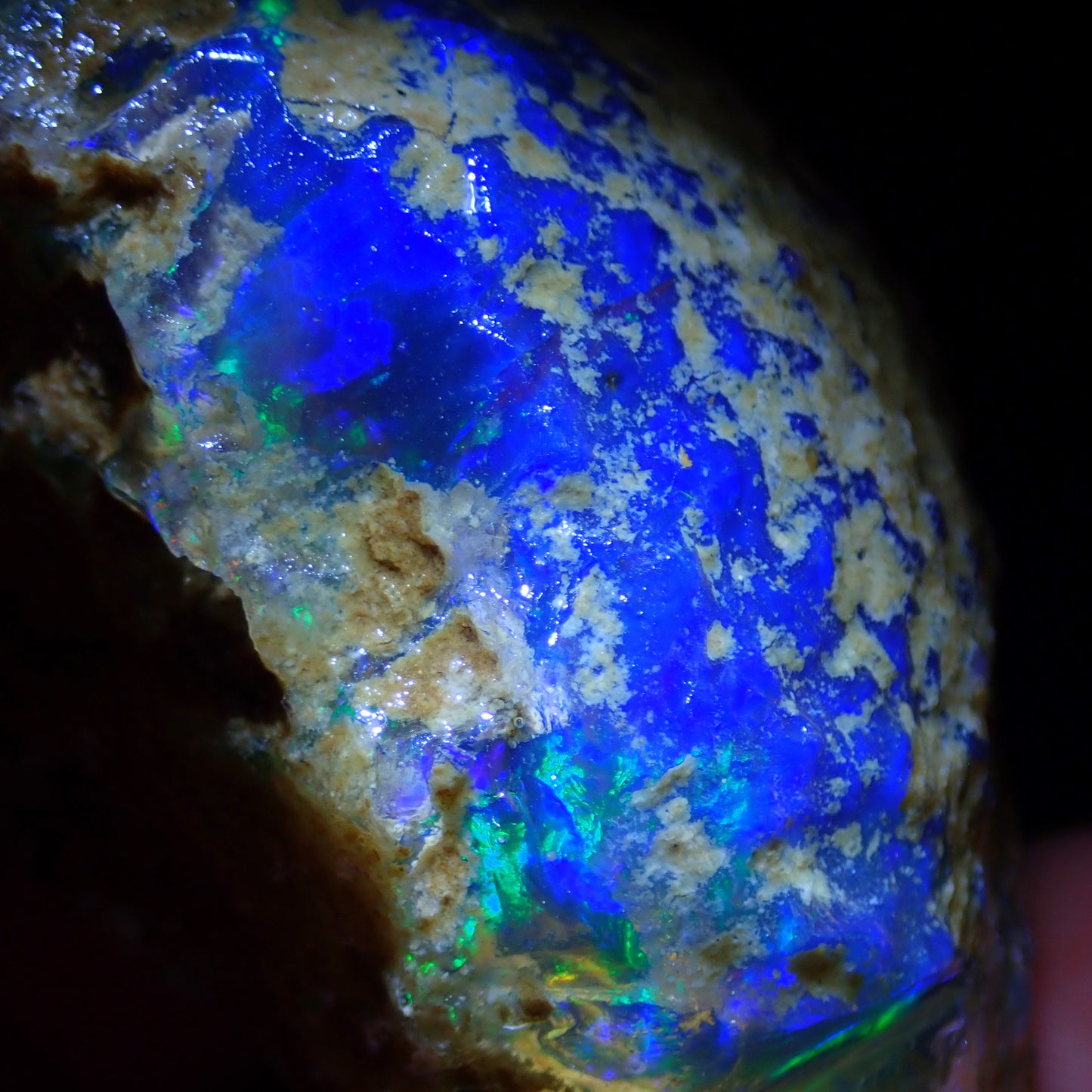 Seltener Großer Kristall-Opal, Äthiopien - 557.5ct - 111,5g