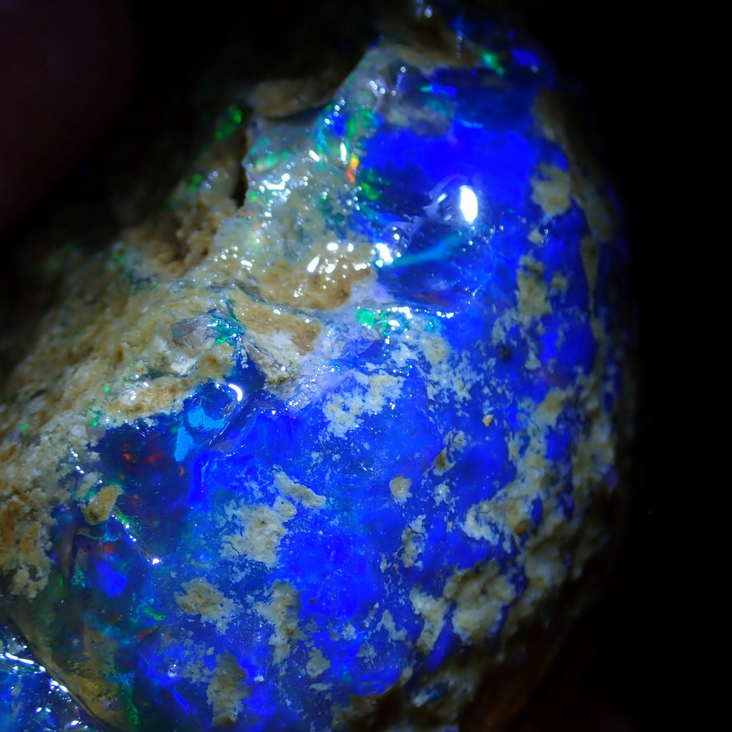 Seltener Großer Kristall-Opal, Äthiopien - 557.5ct - 111,5g