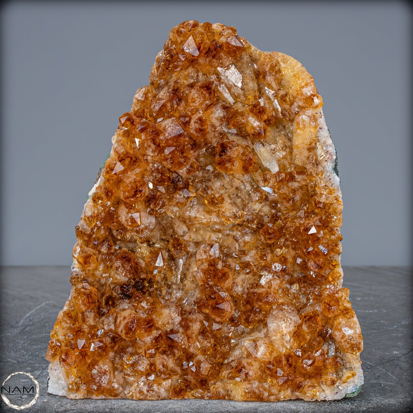 AAA++ Citrin-Quarzkristall Druse mit Calzit, Brazil - 1677,94g