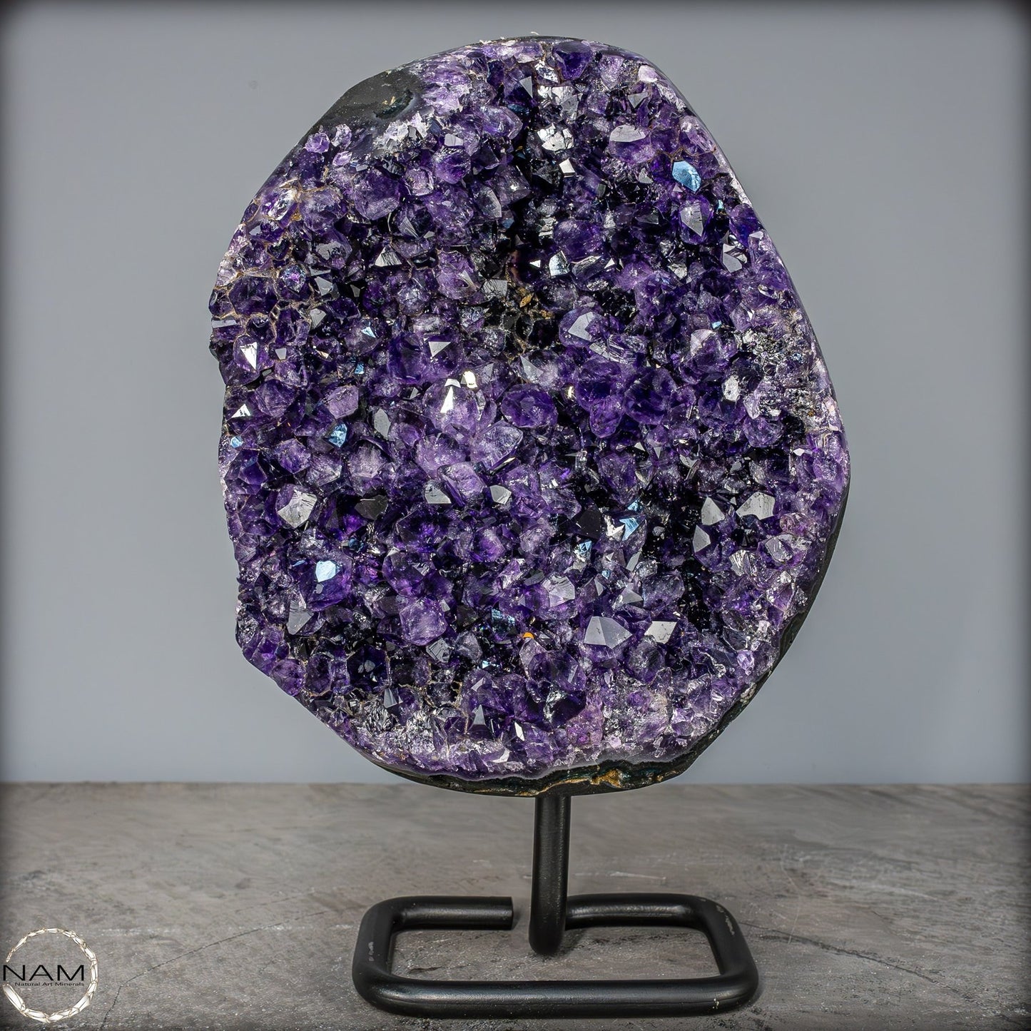 Natürliche Amethyst-Kristalle/Druse auf Ständer - 2067,55g