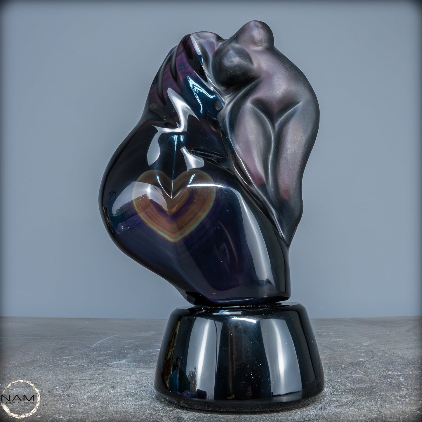 Natürliche Obsidian-Skulptur „Regenbogenfarben“ - 1508,19g