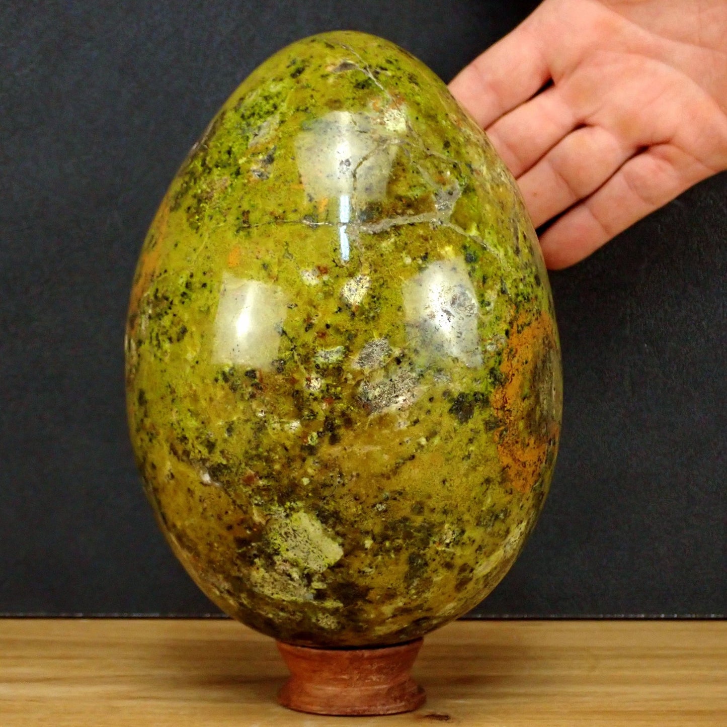 Grünes Opal Ei - 4213,81g - 190×130×130 mm