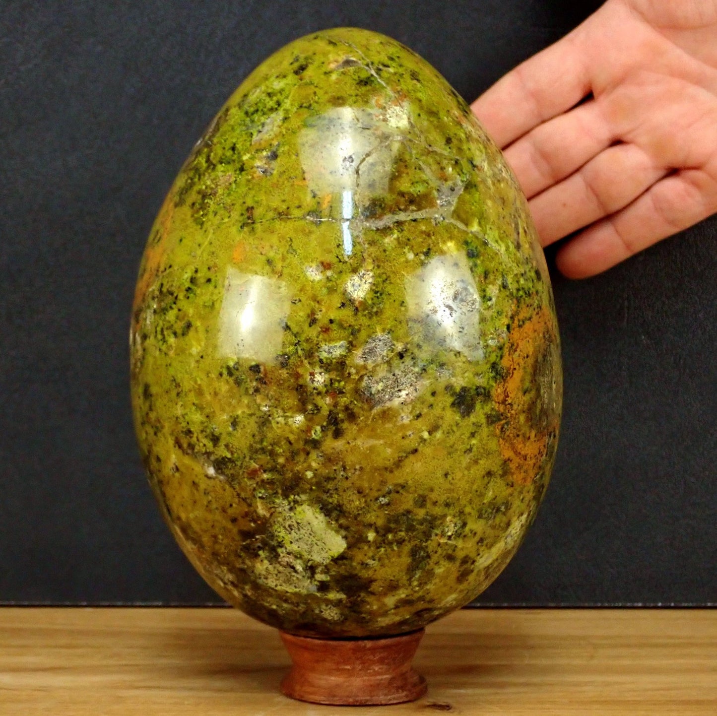 Grünes Opal Ei - 4213,81g - 190×130×130 mm