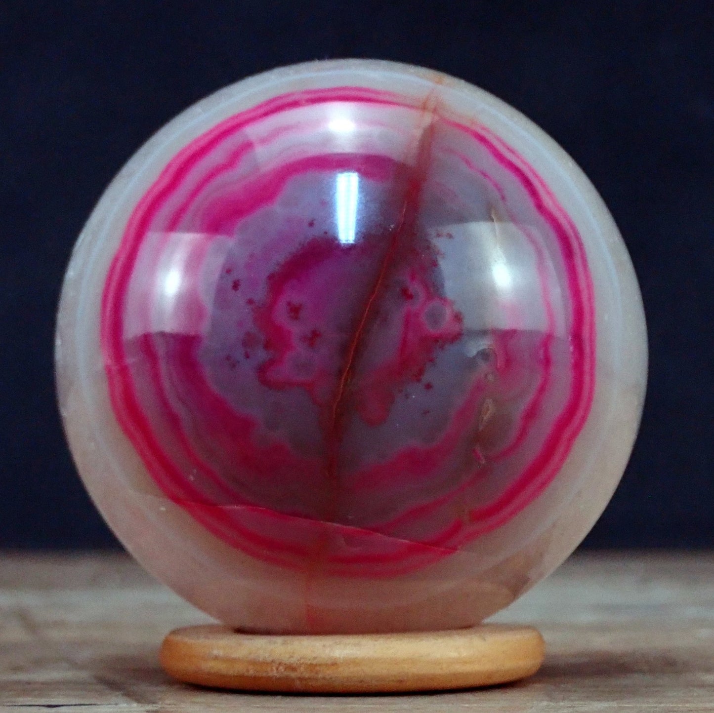 Pink Achat Kugel aus Brasilien - 455,86g - 68,98mm
