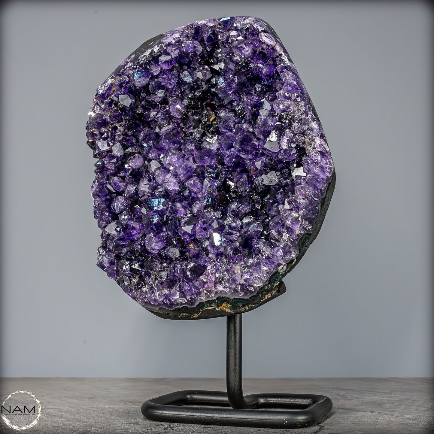 Natürliche Amethyst-Kristalle/Druse auf Ständer - 2067,55g