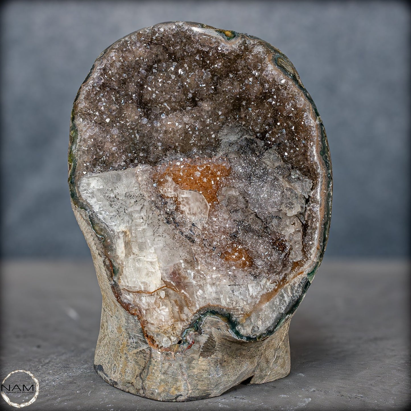 Natürliche Schwarze Amethyst Druse mit Calzit Kristallen - 1842,81g