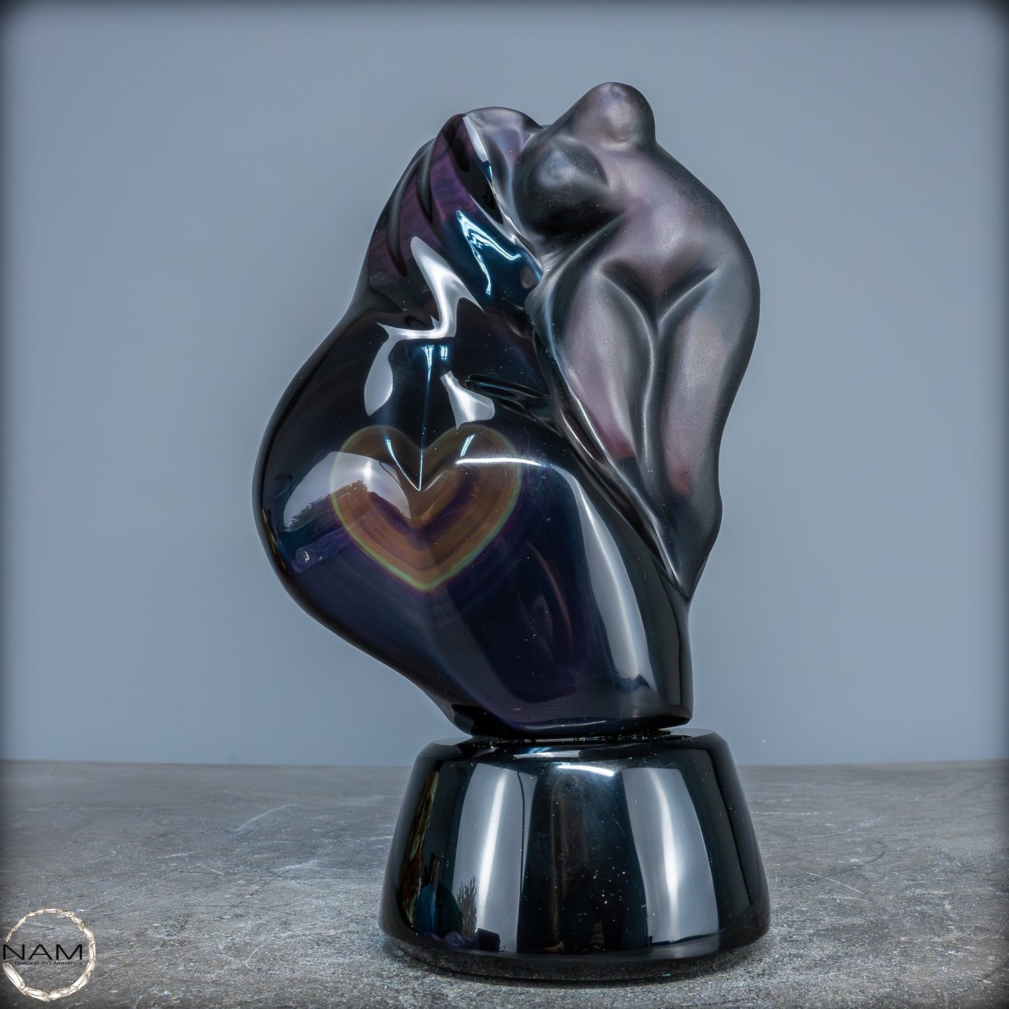 Natürliche Obsidian-Skulptur „Regenbogenfarben“ - 1508,19g