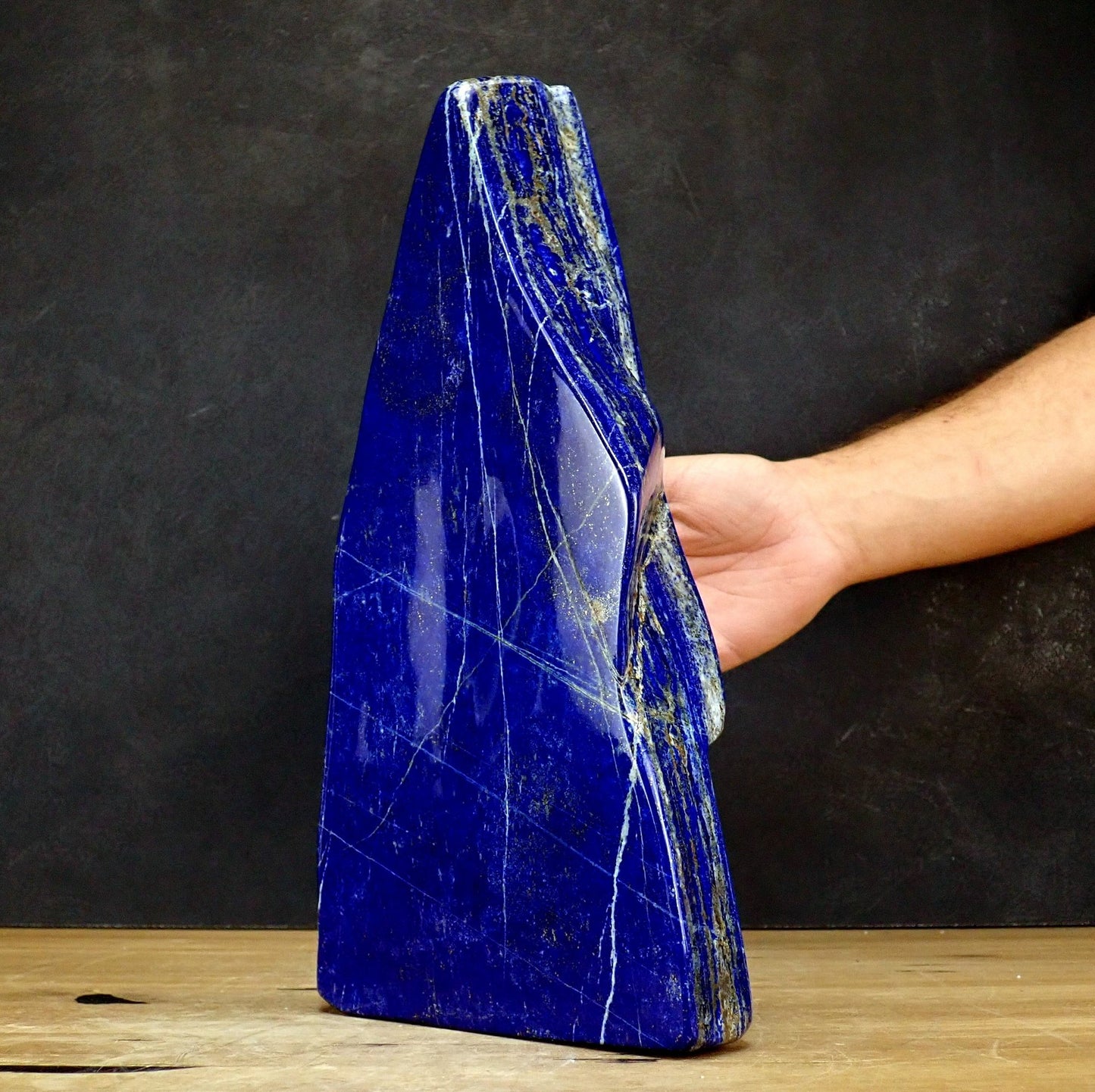 Königsblaue Lapislazuli-Freiform - 4532.19 g - 330×170×57 mm
