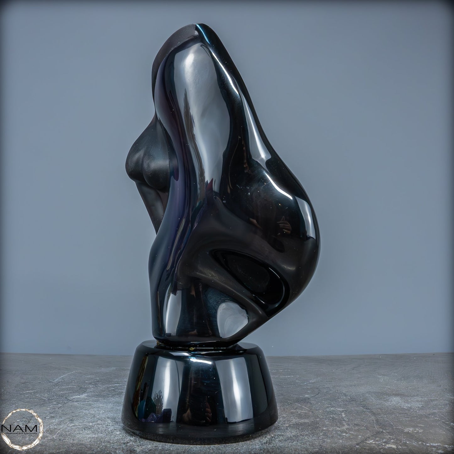 Natürliche Obsidian-Skulptur „Regenbogenfarben“ - 1508,19g