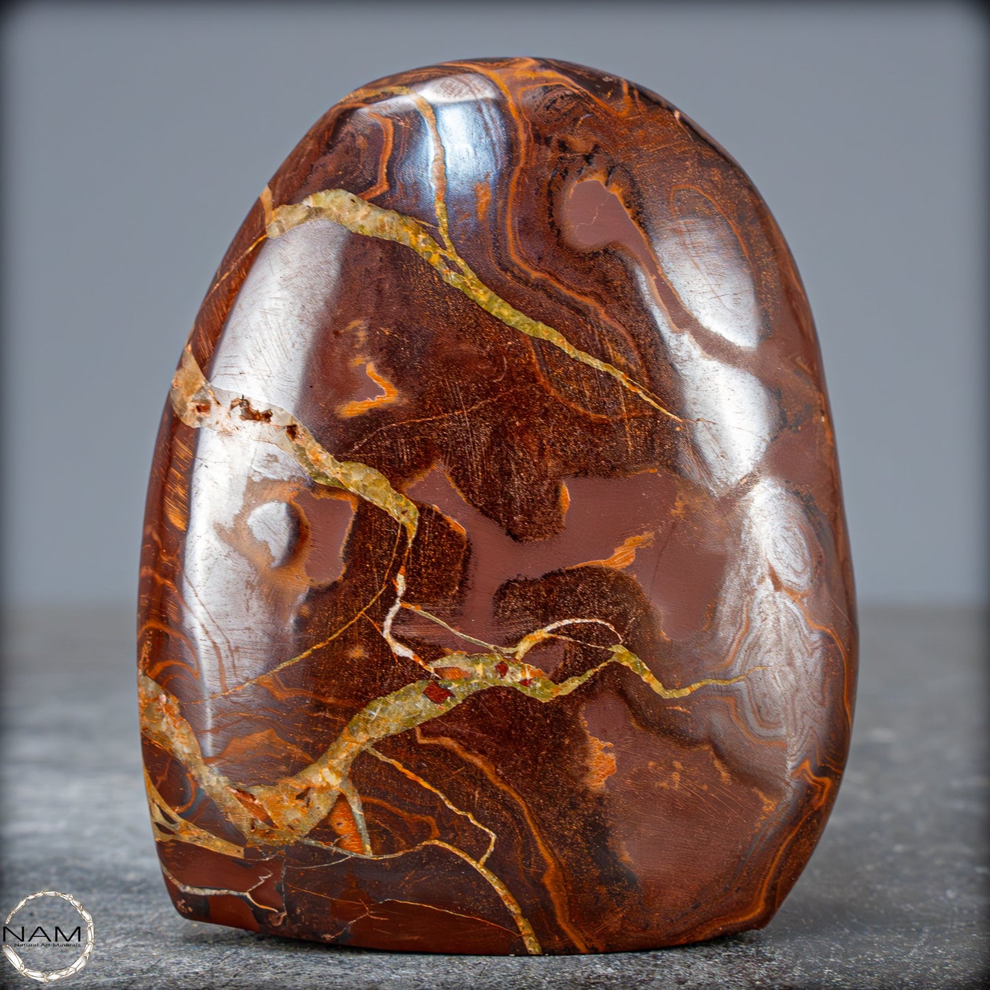 Natürliche Simbirzit-Kristall Freiform aus Russland - 275,59g