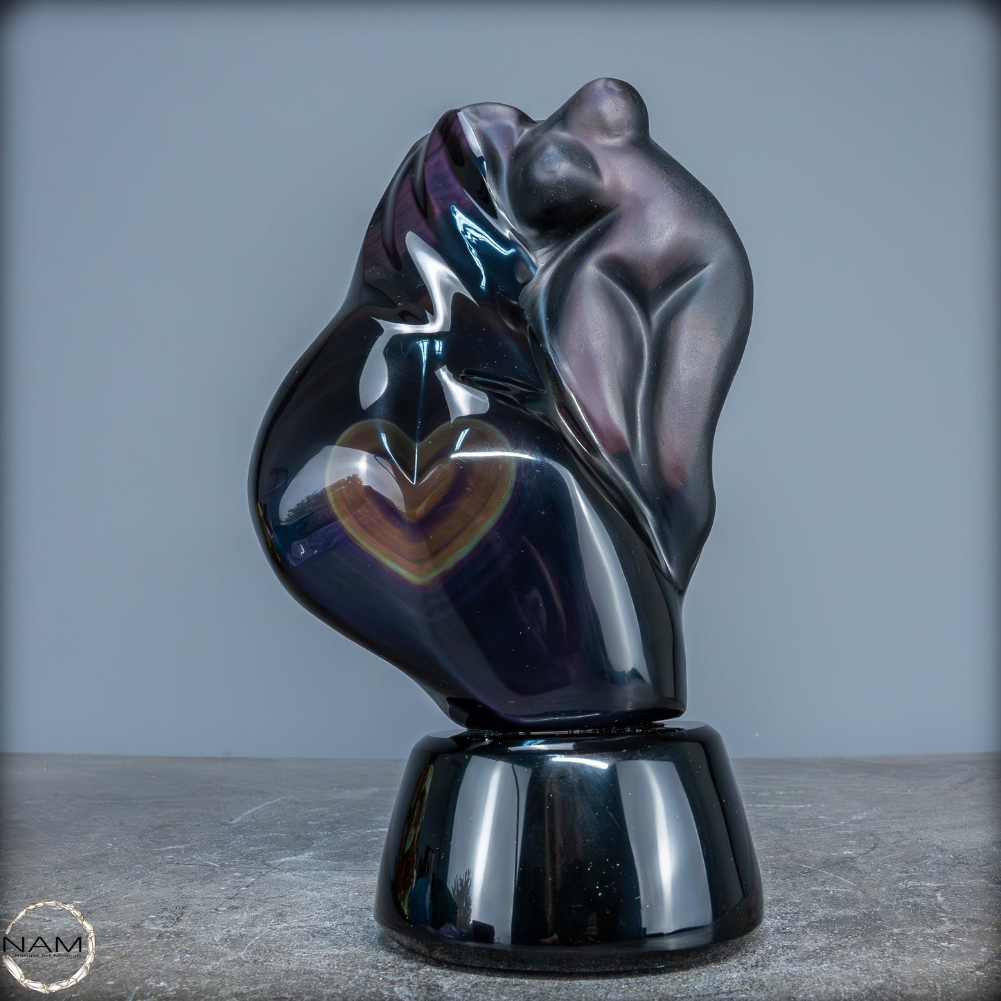 Natürliche Obsidian-Skulptur „Regenbogenfarben“ - 1508,19g