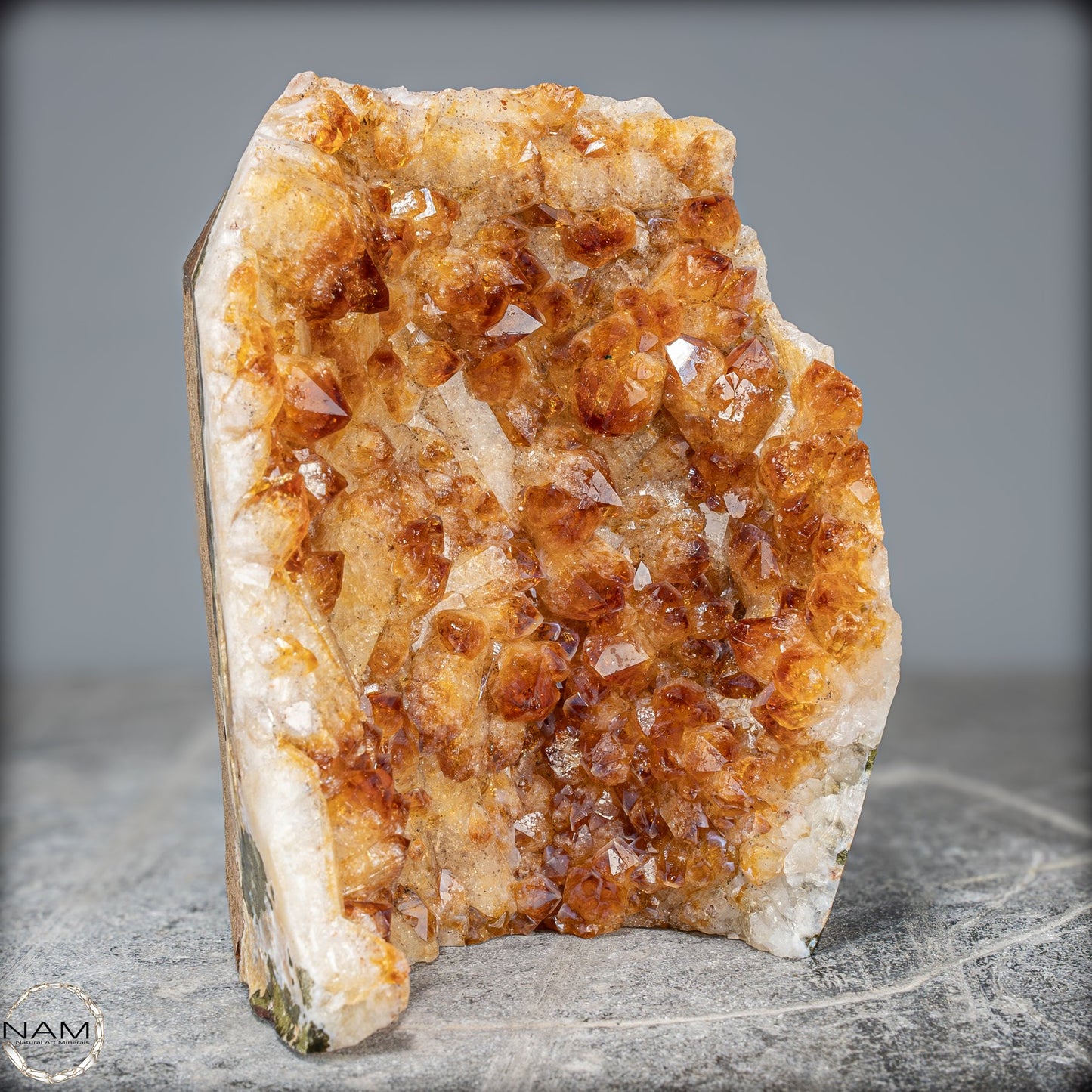 AAA++ Citrin-Quarzkristall Druse mit Calzit, Brazil - 1712,25g