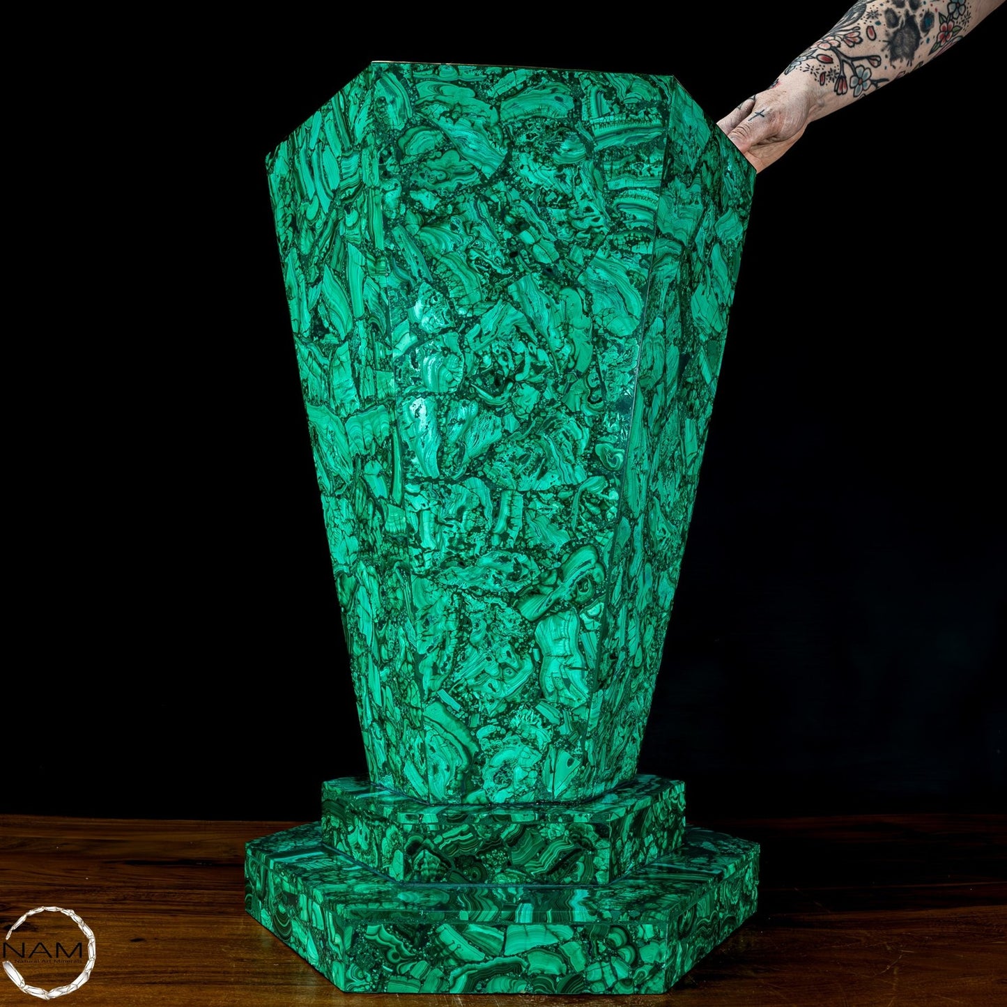 Sehr seltene große Malachit Vase aus dem Kongo – 15483,77g