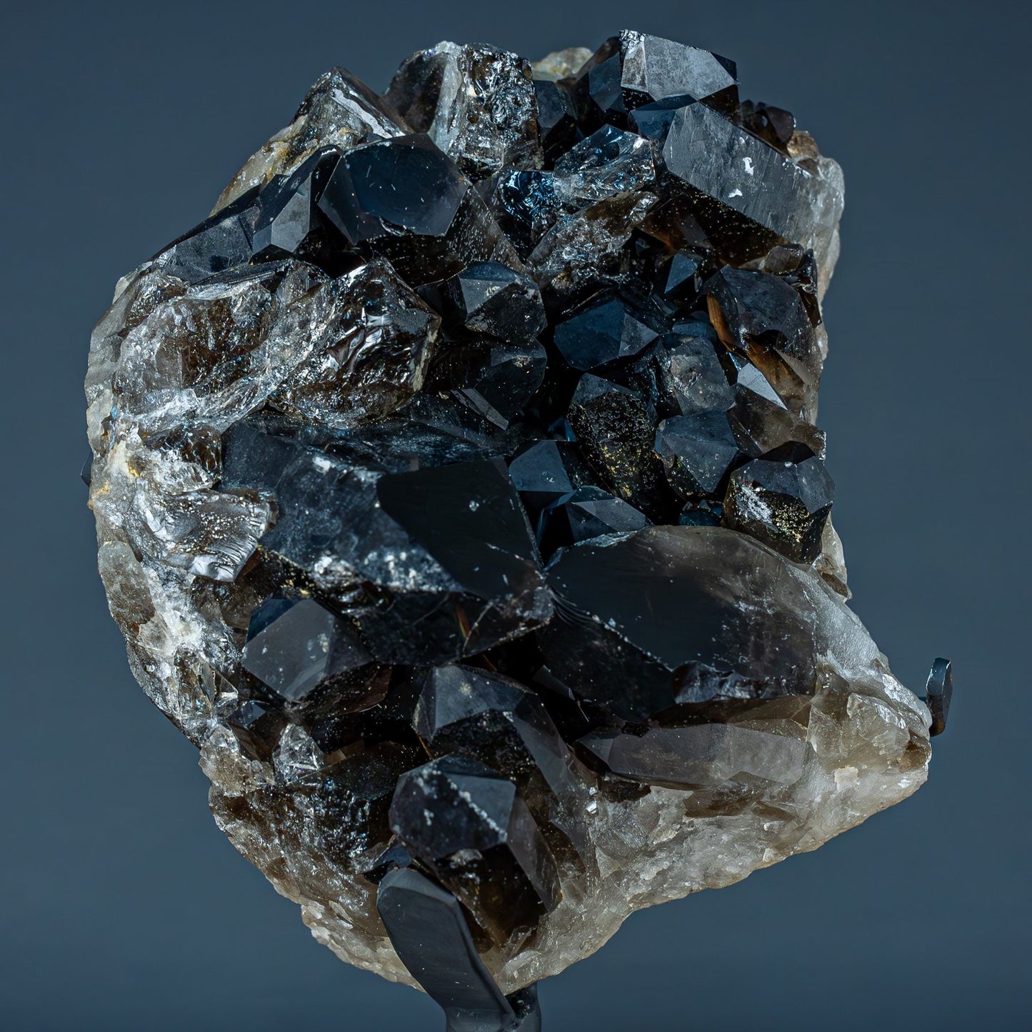 Großes Natürliches Rauchquarz-Kristallcluster auf Ständer - 4358,12g