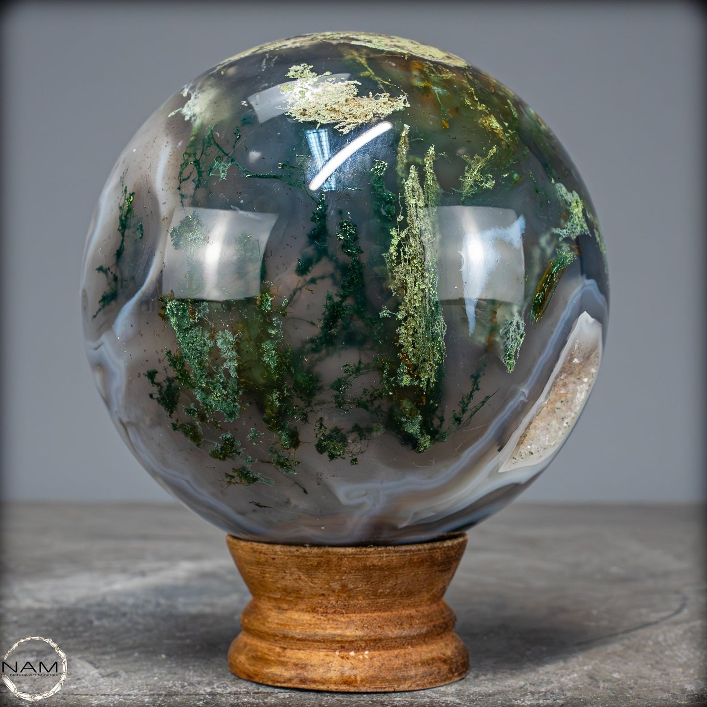 Natürlicher Moos Achat Kristall-Kugel, UV-Reactiv - 1104,59g