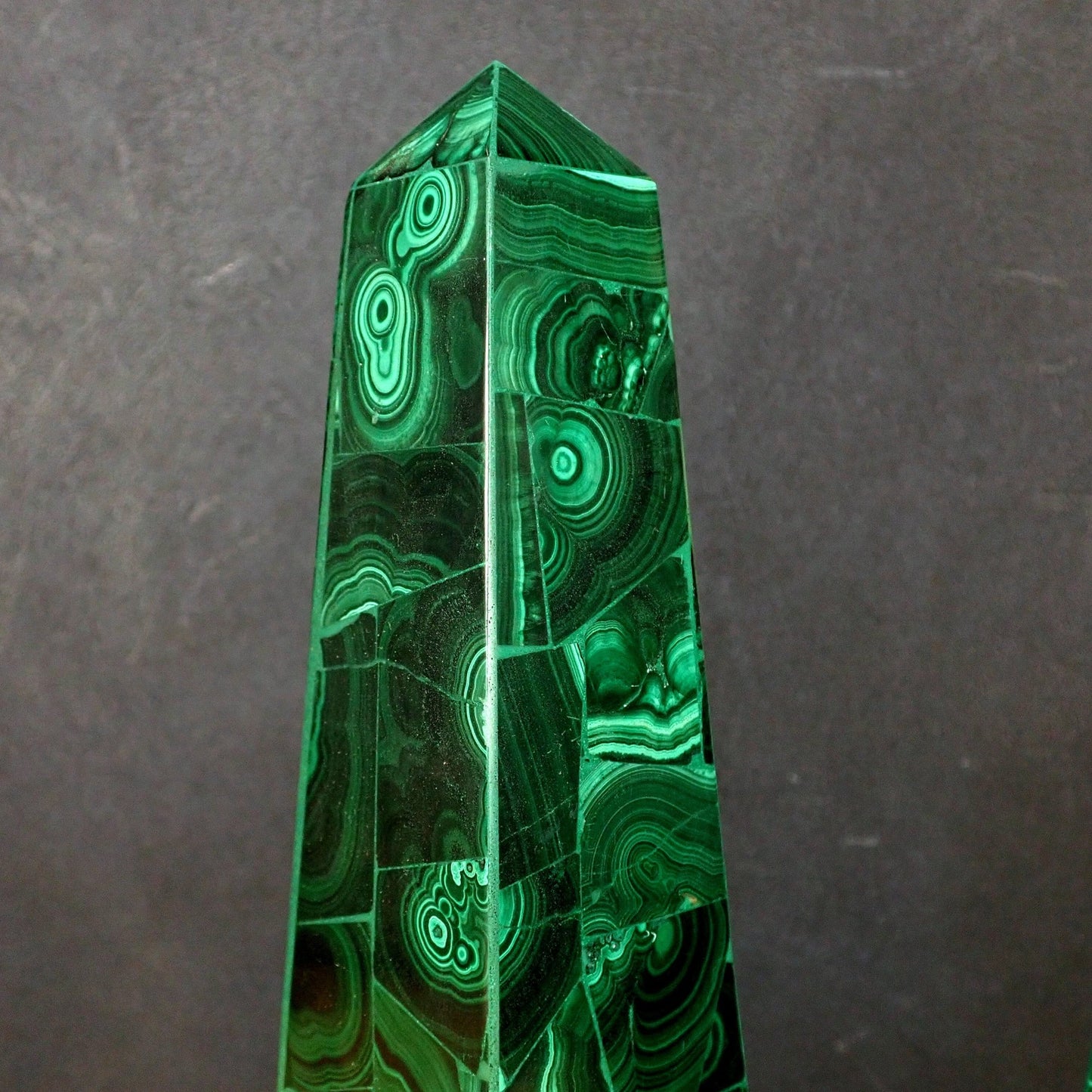 Große Malachit Obelisken als Paar, 10275ct - 2055 g - 305×100×100 mm