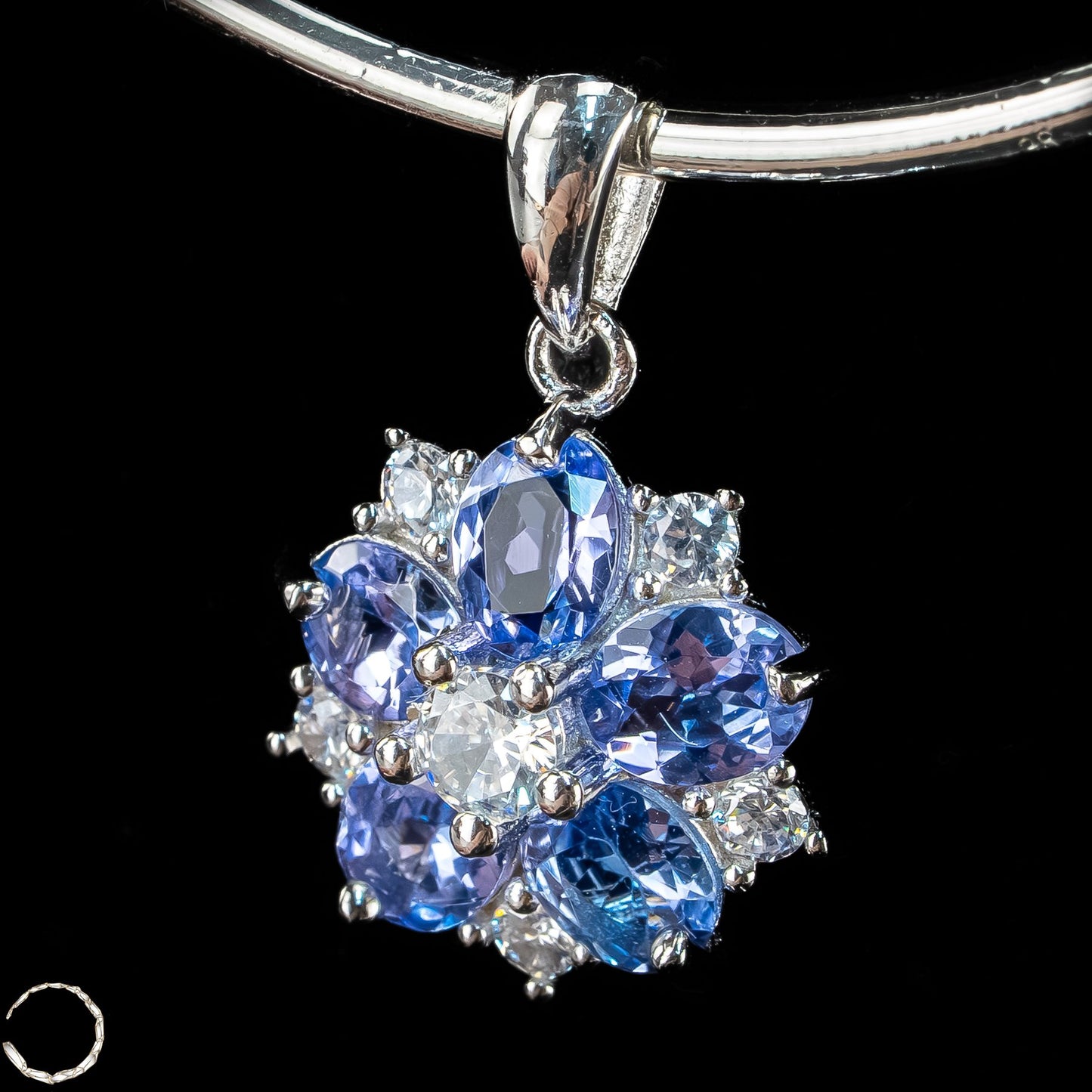 Königliches Blau – Edler Saphir-Anhänger aus 925er Silber -1,56g - 7,8ct