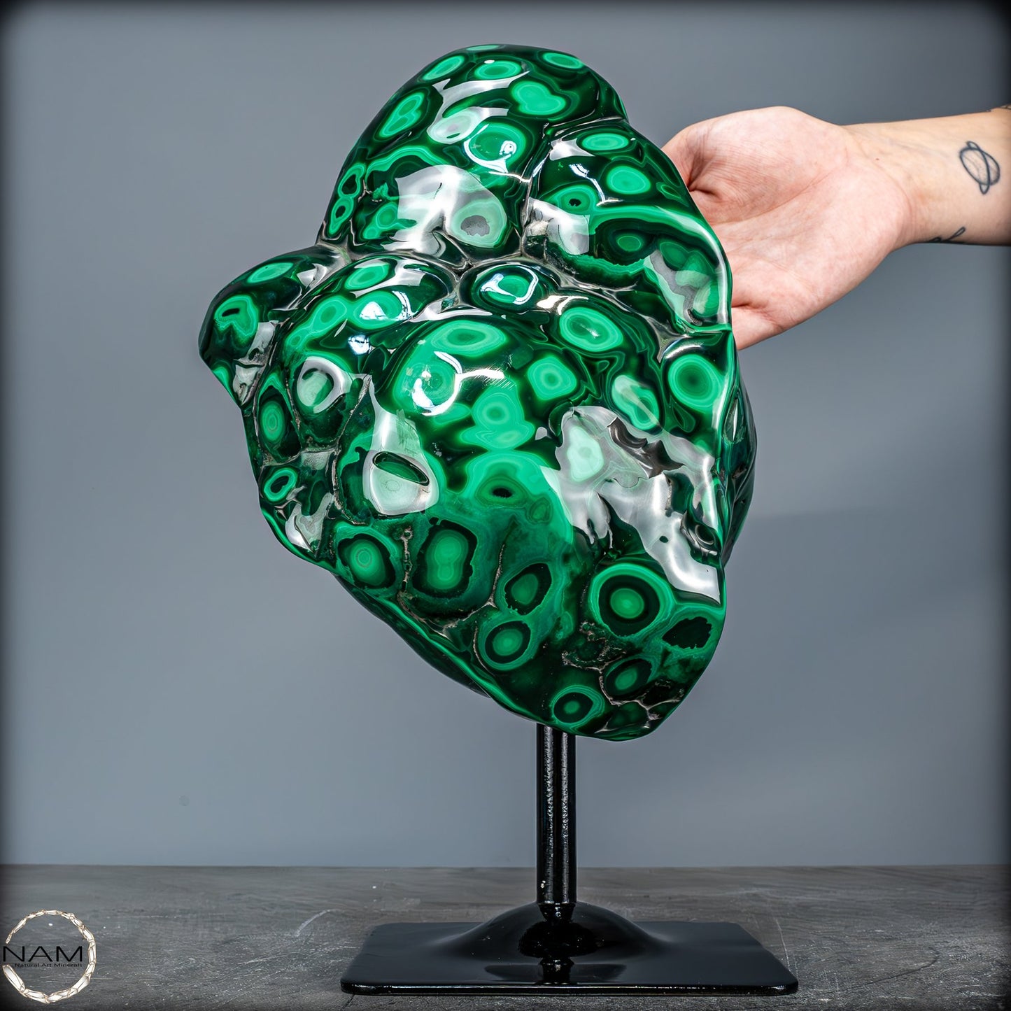 Natürlicher Großer Malachit Poliert auf Ständer - 8959,78g