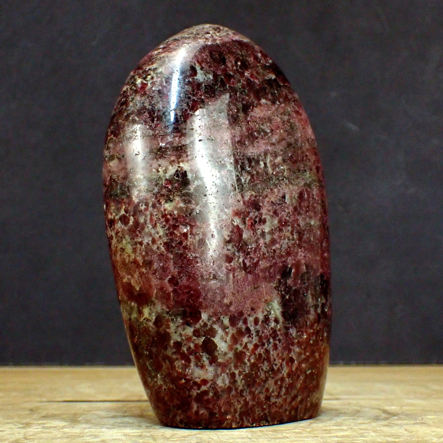 Granat Freiform - 1149,42g - 135 x 90 x 50mm