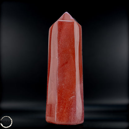 Ozean-Jaspis Obelisk – polierter Naturstein in kräftigem Rot - 1288,52g