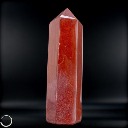 Ozean-Jaspis Obelisk – polierter Naturstein in kräftigem Rot - 1288,52g