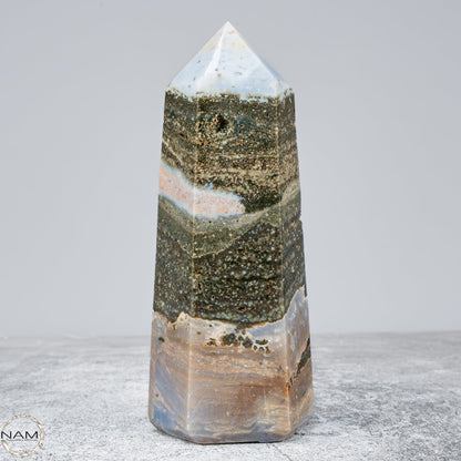 Natürlicher Ocean Jasper Kristall-Obelisk - 563,37g