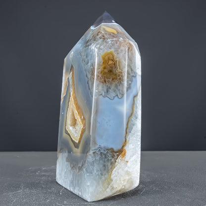 Natürlicher Achat-Kristall Obelisk mit Druse - 1975,61g