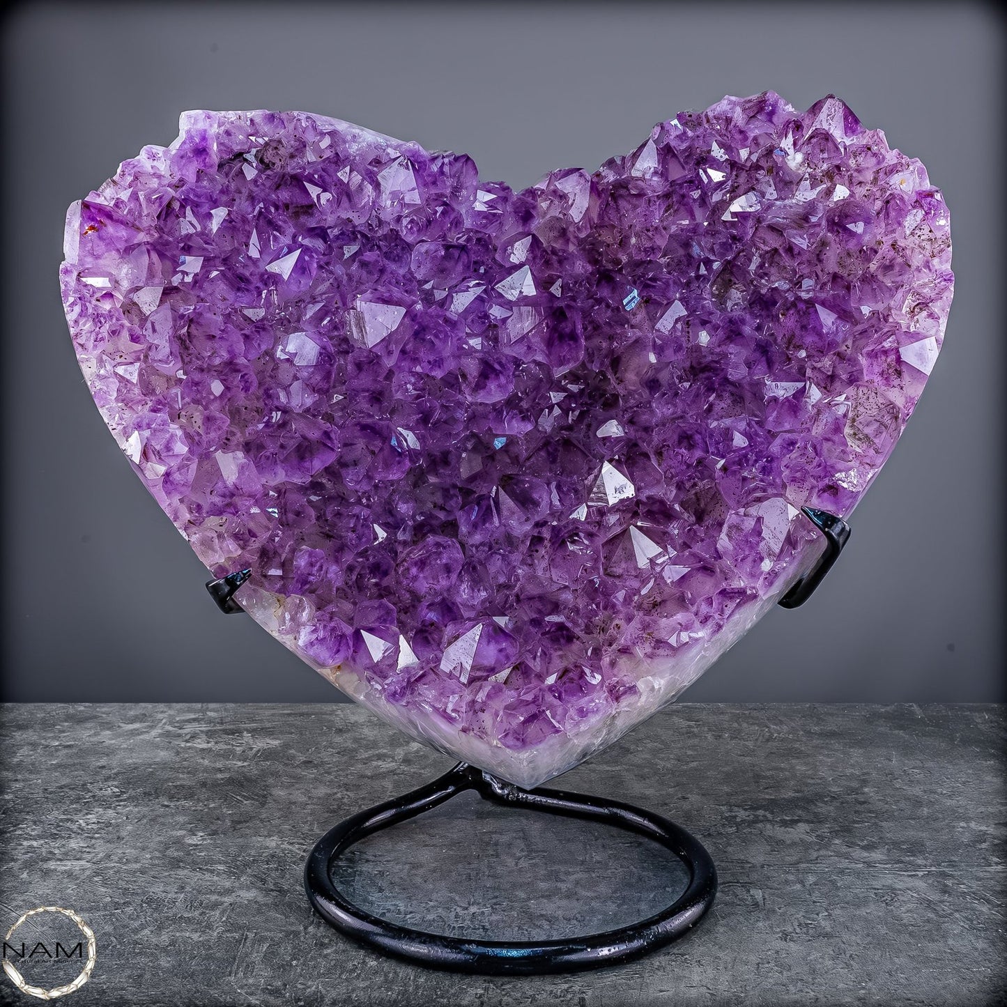 Natürlicher Amethyst-Herz Druse auf Ständer –7558,16g