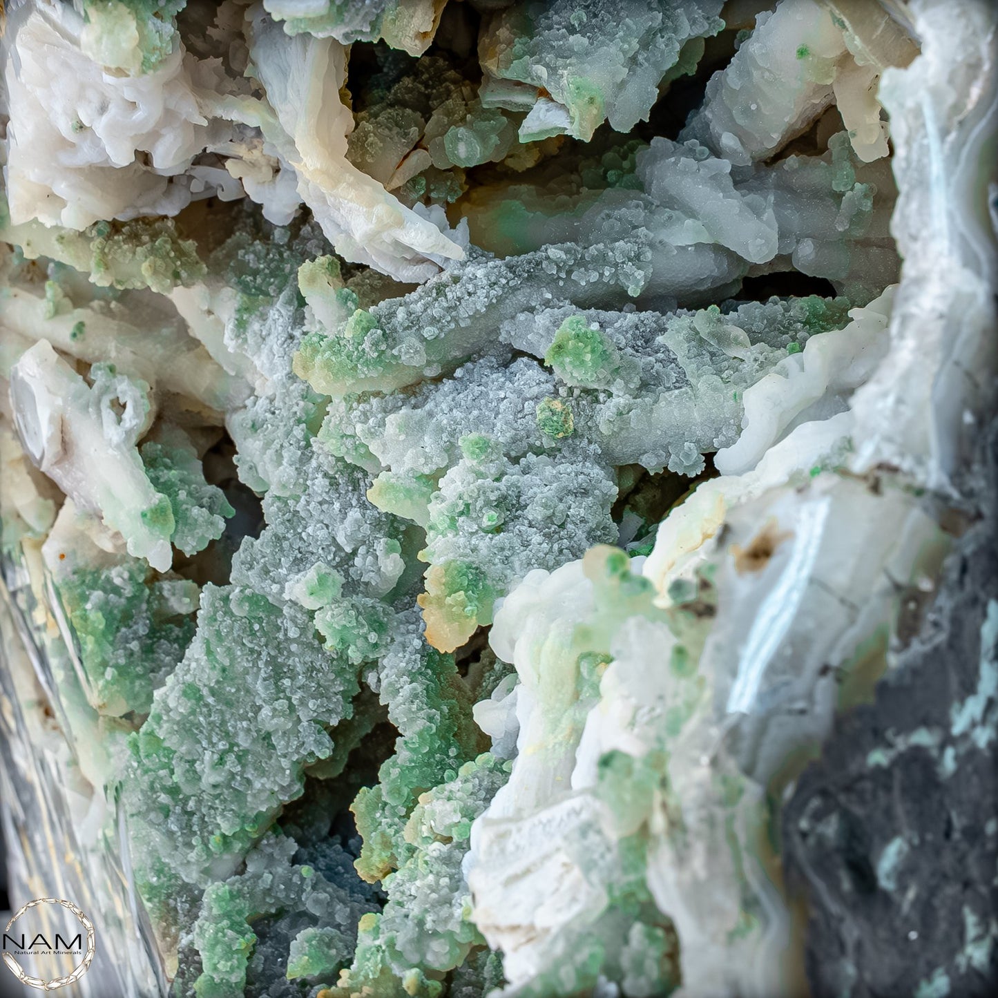Ein Kunstwerk der Natur – Anhydrit, Prasiolith & Amethyst auf Achat – 17184,36g