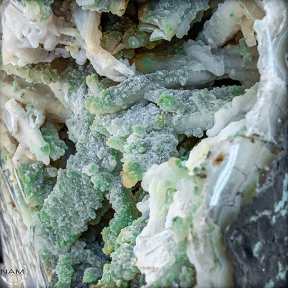 Ein Kunstwerk der Natur – Anhydrit, Prasiolith & Amethyst auf Achat – 17184,36g