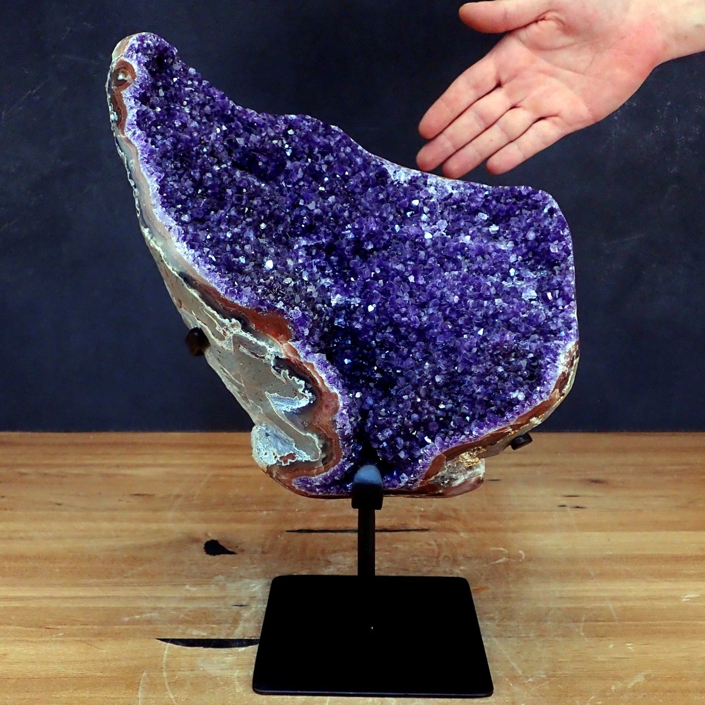 Wunderschöner Amethyst auf Ständer - 8992,47g