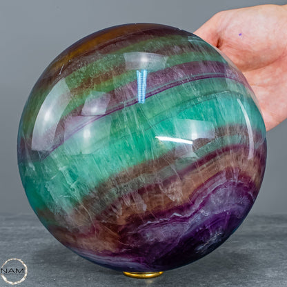 Regenbogen Fluorit – Elegante Naturkugel 5829,66g
