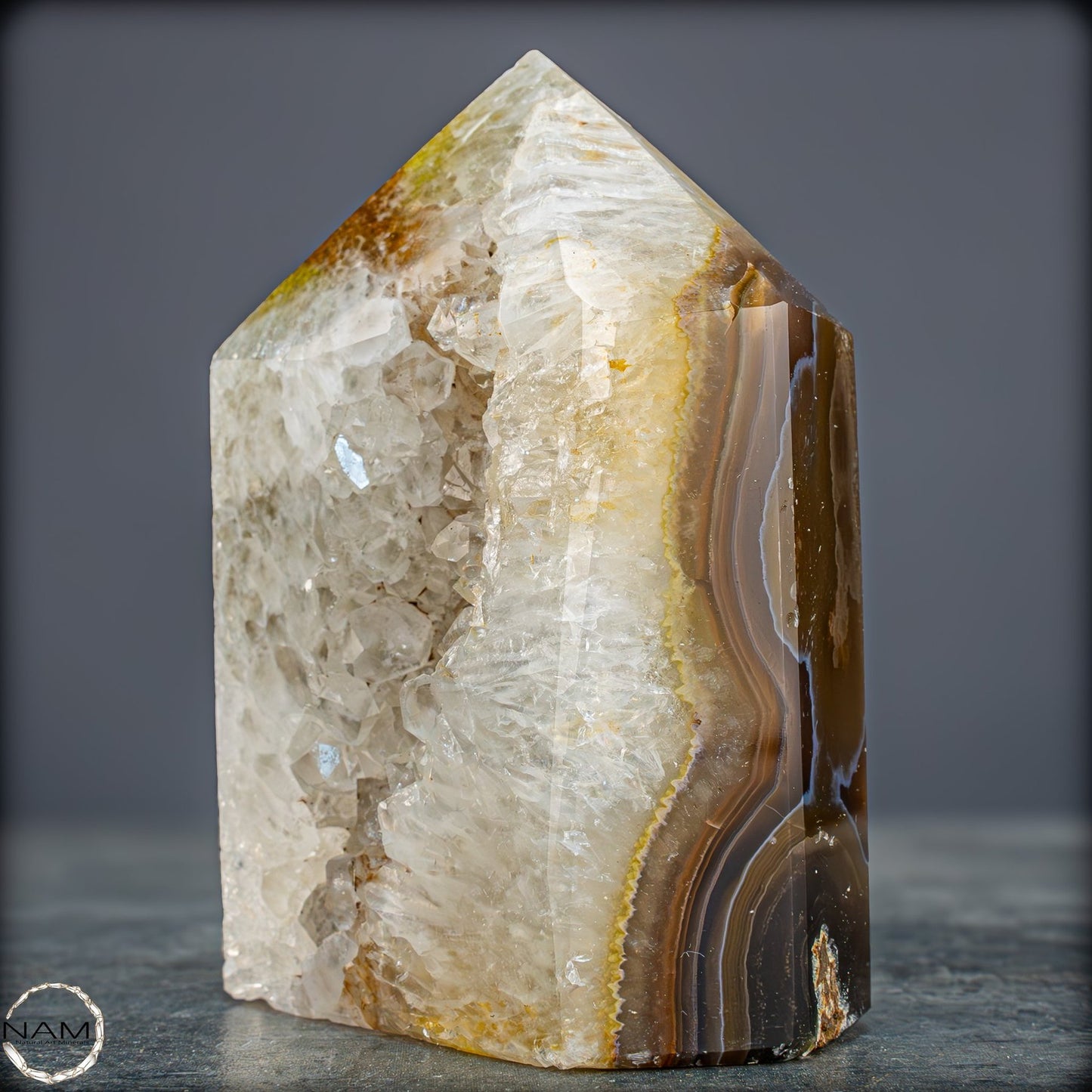 Natürlicher Achat-Kristall Obelisk mit Druse - 719,29g
