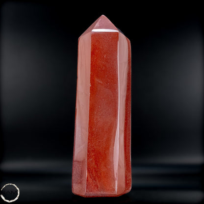 Ozean-Jaspis Obelisk – polierter Naturstein in kräftigem Rot - 1288,52g