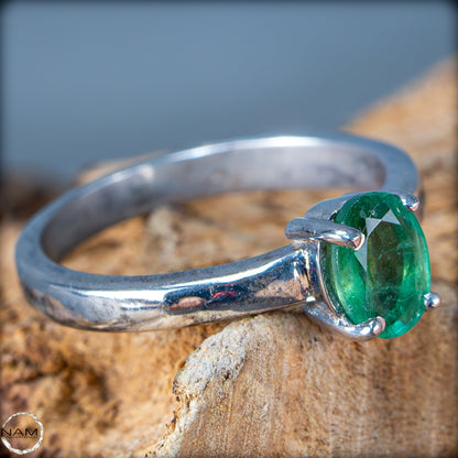 Eleganter Smaragd Ring aus 925er Silber - 2,55g 12,75ct