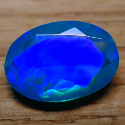 Selten AAA+ Blauer Opal Facettiert, 1.935ct