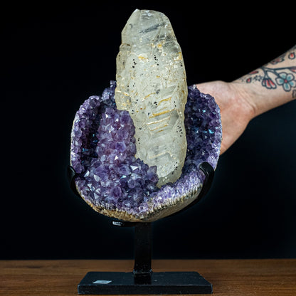 Perfekter AAA+++ Amethyst mit Calcitkristallen auf Ständer, Uruguay - 3649,78g