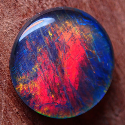 AAA + Schwarzer Opal Triplet, Australien, 2.255ct