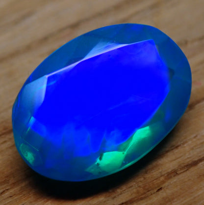 Selten AAA+ Blauer Opal Facettiert, 1.935ct