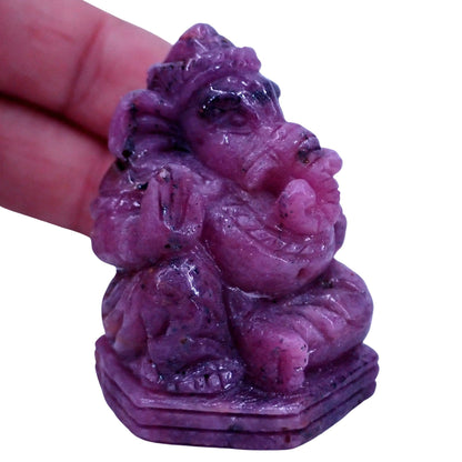 Natürlicher Roter Rubin Buddha aus Kenia - 107,09g